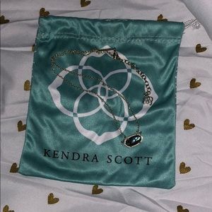 Kendra Scott Elisa necklace in gold!